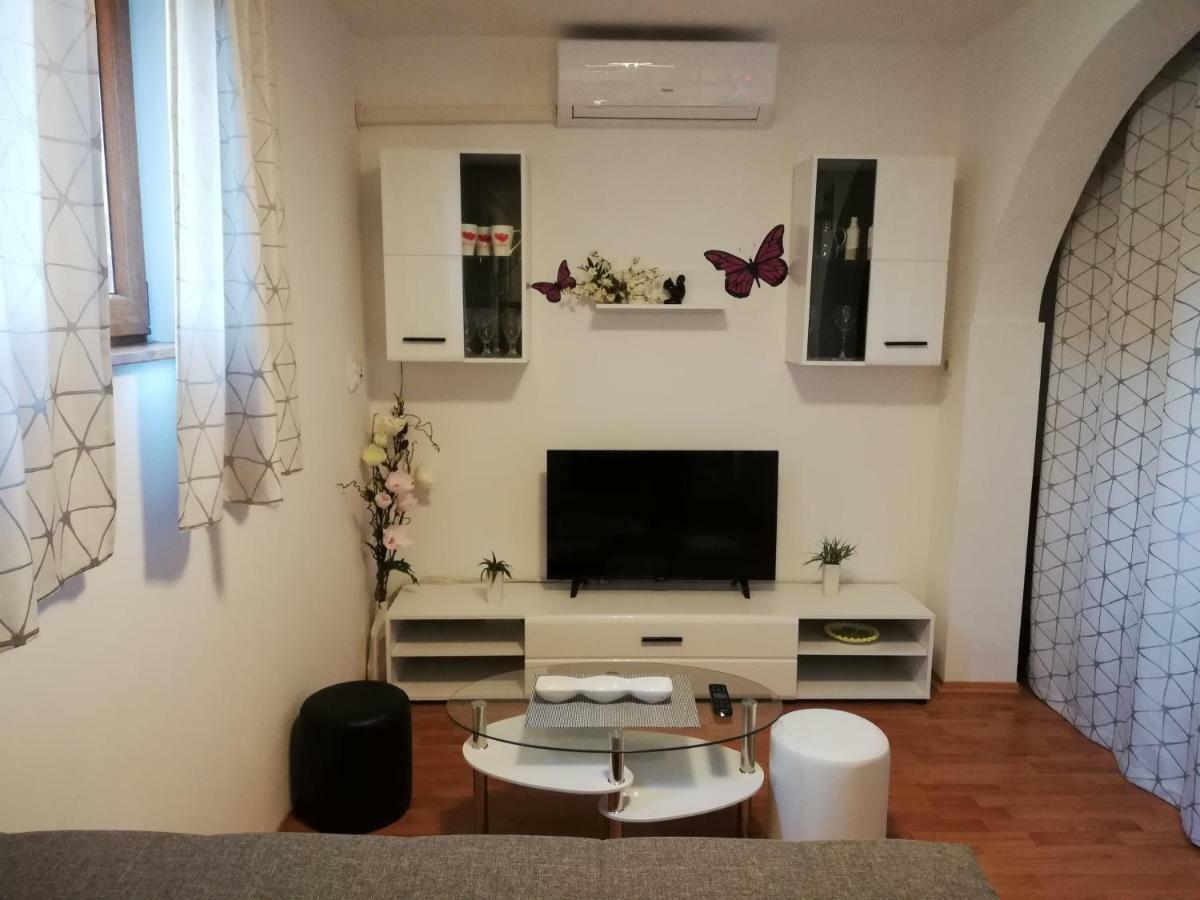 Apartment Zdravko Štinjan Exteriör bild