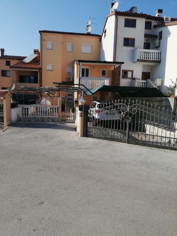 Apartment Zdravko Štinjan Exteriör bild
