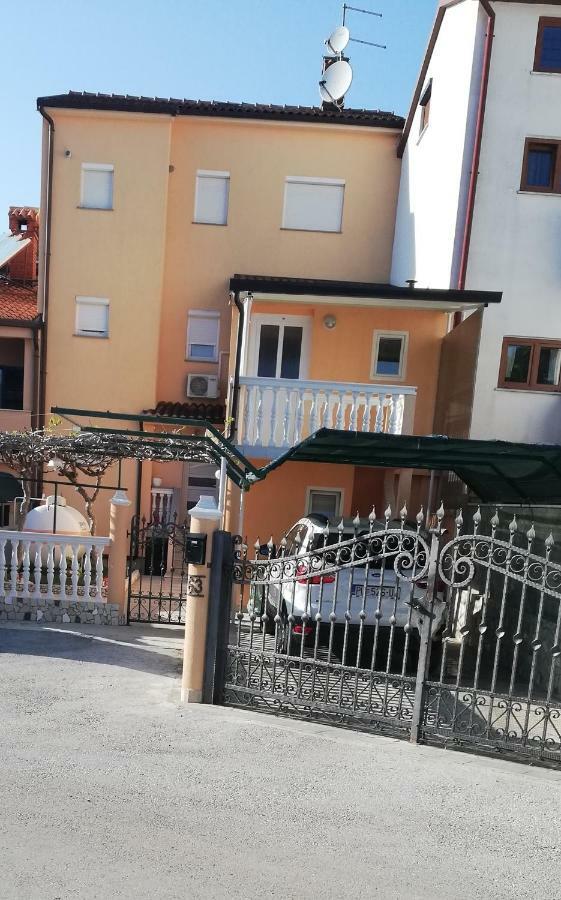 Apartment Zdravko Štinjan Exteriör bild