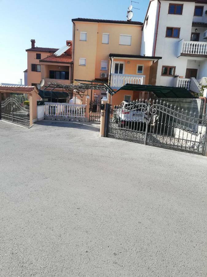 Apartment Zdravko Štinjan Exteriör bild